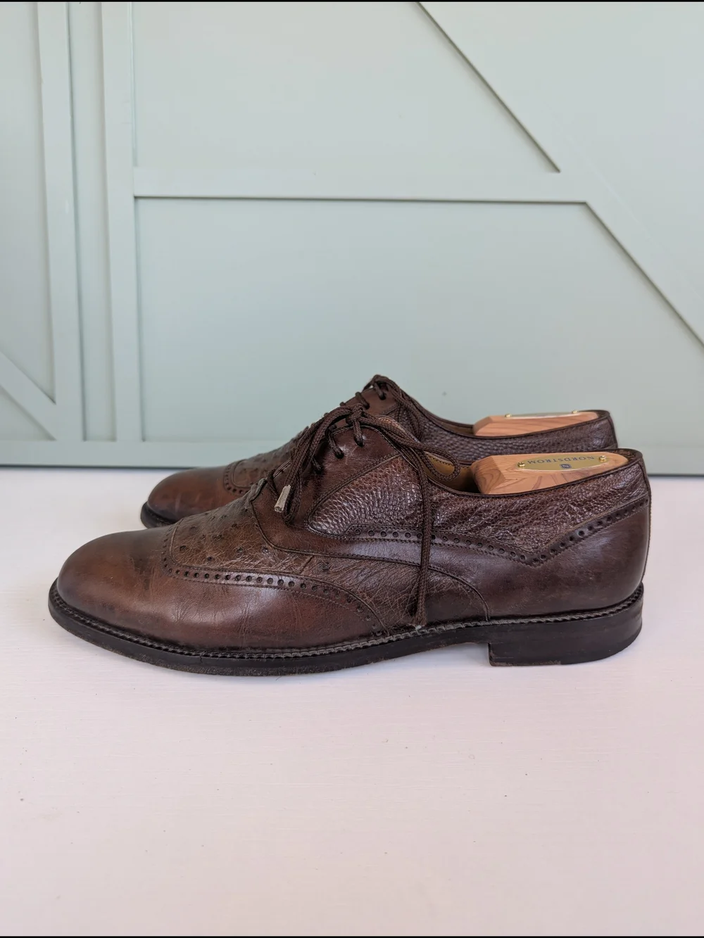 Mezlan oxford dress shoes featuring an exotic multi- material textured construct